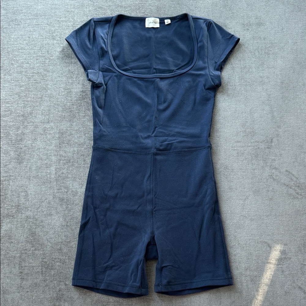 Aritzia Wilfred Free Navy Short Sleeve Romper